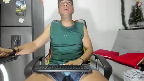 latinmartin73 online show from 01/08/25, 03:19