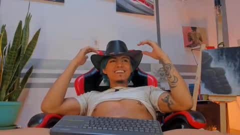 latino_boysmiles online show from 03/04/26, 01:33