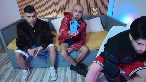 LATINOS GAY online show from 04/02/26, 03:59