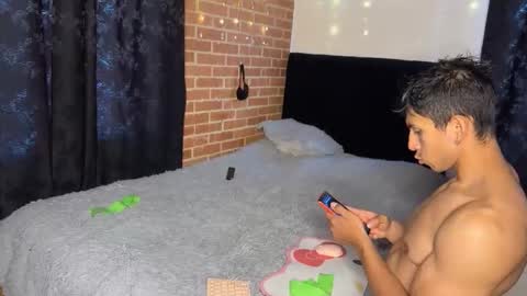 latinosadictosalsexo online show from 01/14/26, 09:42