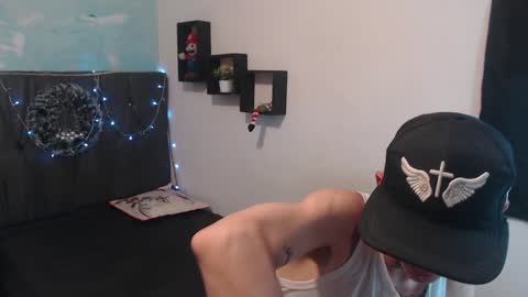 Snapshot of latins_boys_20 chatting on 12/09/24, 02:24 NICK online show from 12/09/24, 02:24