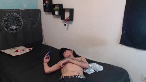 Snapshot of latins_boys_20 chatting on 12/12/24, 07:08 NICK online show from 12/12/24, 07:08