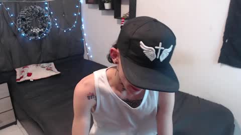 Snapshot of latins_boys_20 chatting on 12/16/24, 04:34 NICK online show from 12/16/24, 04:34