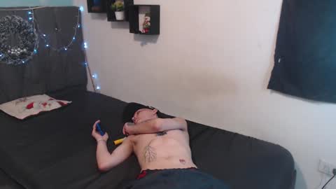 Snapshot of latins_boys_20 chatting on 12/21/24, 09:33 NICK online show from 12/21/24, 09:33