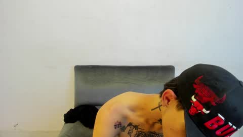 Snapshot of latins_boys_20 chatting on 01/19/25, 10:17 NICK online show from 01/19/25, 10:17