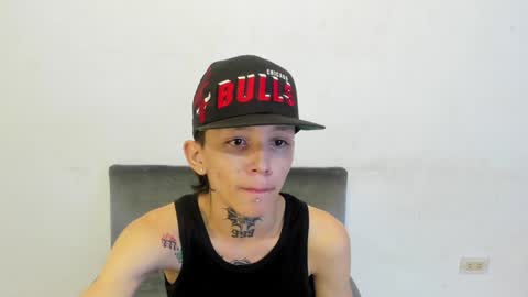 Snapshot of latins_boys_20 chatting on 01/20/25, 03:59 NICK online show from 01/20/25, 03:59