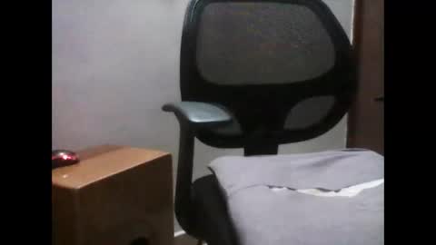 Snapshot of latintropikal chatting on 04/11/26, 08:18 Latin Flow online show from 04/11/26, 08:18