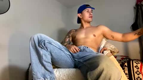 latinweekend online show from 02/15/26, 08:27