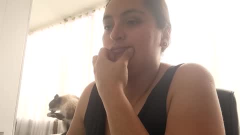 Snapshot of latinwishes chatting on 03/10/25, 07:29 Julieta online show from 03/10/25, 07:29
