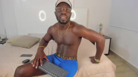 LEANDRO online show from 12/29/24, 12:23