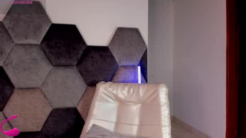 LEANDRO online show from 02/24/26, 03:37