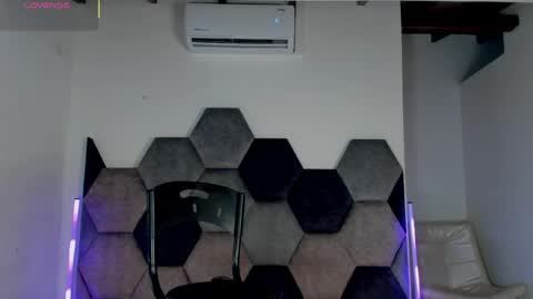 LEANDRO online show from 05/18/26, 03:13