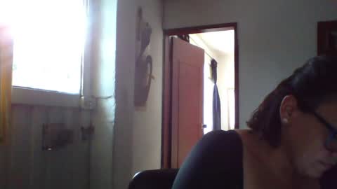 Laura online show from 06/15/26, 08:44