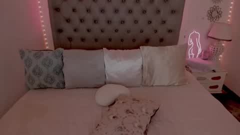 Laura online show from 01/17/26, 05:01