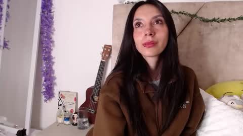 Snapshot of laugreen chatting on 06/08/26, 12:25 Laura online show from 06/08/26, 12:25