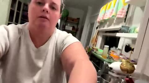 LauLauMa online show from 01/06/25, 12:05