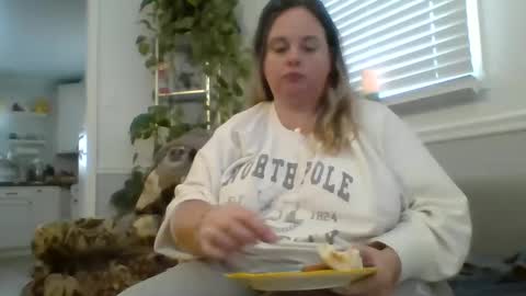 LauLauMa online show from 01/06/25, 07:13