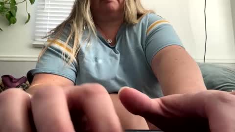 LauLauMa online show from 01/17/25, 06:44