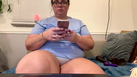 LauLauMa online show from 01/20/25, 04:21