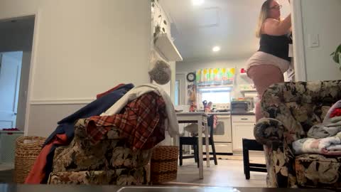 LauLauMa online show from 01/23/25, 03:11