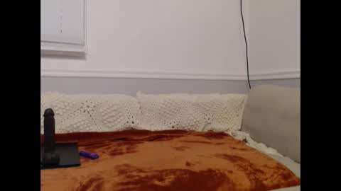 LauLauMa online show from 02/09/25, 01:44