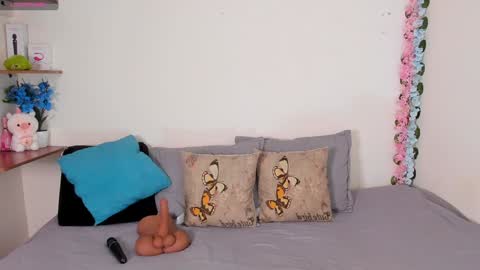 laura1__ online show from 01/28/25, 01:18