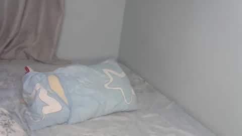 laura6871 online show from 10/13/25, 02:39