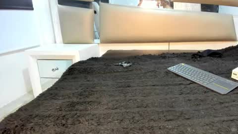 Snapshot of laura__js_ chatting on 12/01/25, 04:23 laura__js_ online show from 12/01/25, 04:23