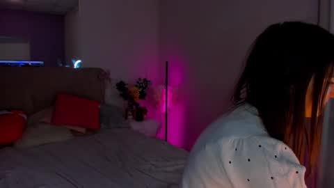 Laura online show from 01/06/25, 06:03