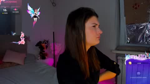 Laura online show from 01/09/25, 06:06