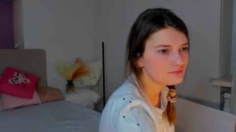 Laura online show from 02/10/25, 06:20