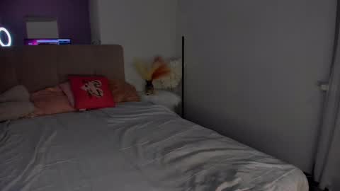 Laura online show from 02/14/25, 06:02