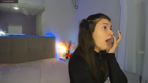 Laura online show from 10/21/25, 05:19