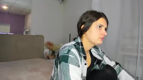 Laura online show from 12/01/25, 06:18