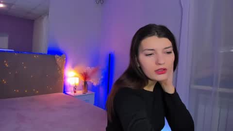 Laura online show from 03/12/26, 05:57