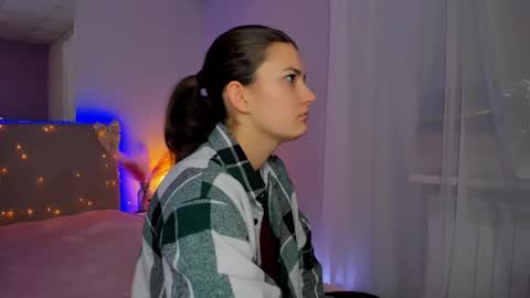 Laura online show from 03/23/26, 05:44