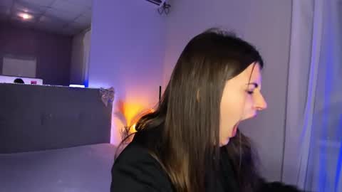 Laura online show from 07/08/26, 05:01
