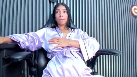 Laura online show from 01/20/25, 04:12