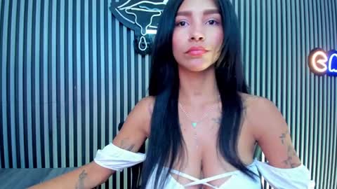 Laura online show from 01/21/25, 01:32