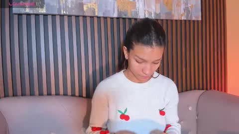 Laura online show from 09/18/25, 01:35