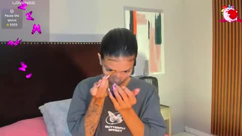 Laura online show from 10/14/25, 12:50