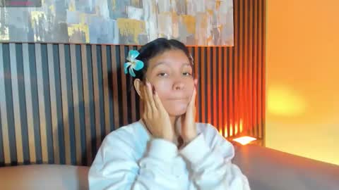 Laura online show from 10/23/25, 12:48