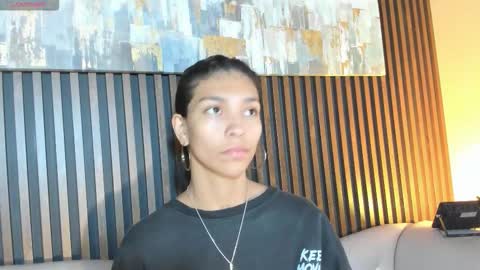 Laura online show from 02/15/26, 12:03