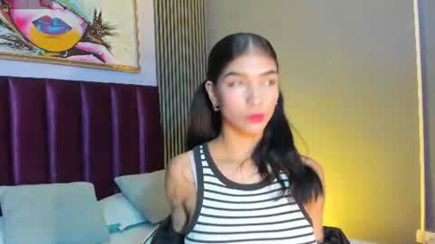 Snapshot of laura_aristizabal_19 chatting on 06/16/26, 11:57 Laura online show from 06/16/26, 11:57