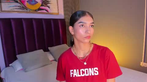 Snapshot of laura_aristizabal_19 chatting on 07/25/26, 12:03 Laura online show from 07/25/26, 12:03