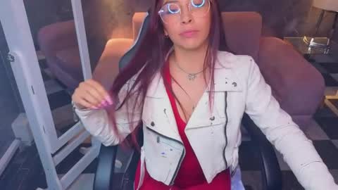 laura_b_ online show from 04/22/26, 03:09