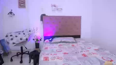 LAURA online show from 09/09/25, 02:27