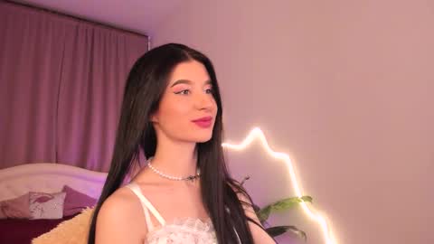 Snapshot of laura_coy chatting on 02/09/26, 12:58 Laura online show from 02/09/26, 12:58