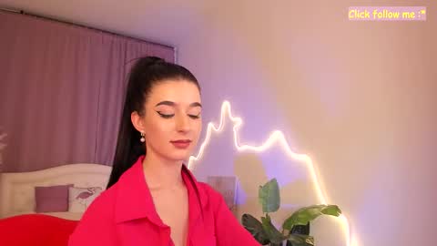 Snapshot of laura_coy chatting on 02/27/26, 08:31 Laura online show from 02/27/26, 08:31