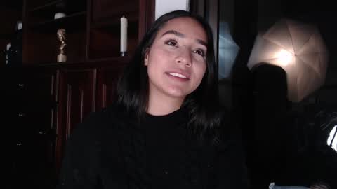 Snapshot of laura_golden1 chatting on 12/11/24, 01:37 lLAURA online show from 12/11/24, 01:37